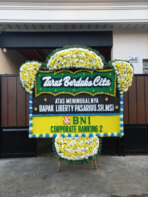 Papan Bunga Duka di Karang Tinggi