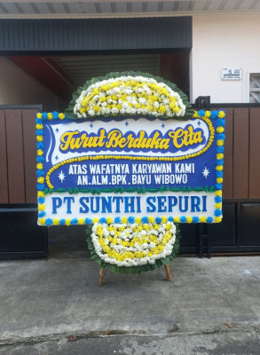 Papan Bunga Duka di Karang Tinggi