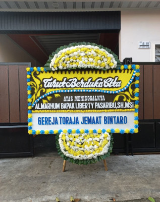 Papan Bunga Duka di Karang Tinggi